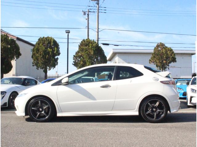 シビック タイプR ユーロ 後期型 シーカーマフラー シーカーシフトノブ HKSエアクリ ブリッツタッチブレインマルチモニター ウェッズスポーツ18インチAW HIDヘッドライト ETC パワステ パワーウィンドウ 横滑り防止(17枚目)