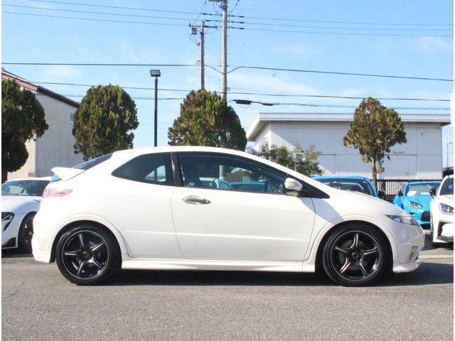 シビック タイプR ユーロ 後期型 シーカーマフラー シーカーシフトノブ HKSエアクリ ブリッツタッチブレインマルチモニター ウェッズスポーツ18インチAW HIDヘッドライト ETC パワステ パワーウィンドウ 横滑り防止(18枚目)