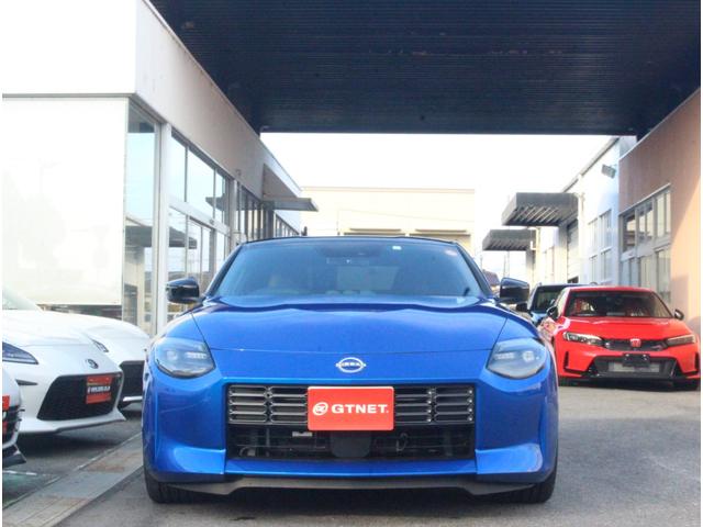 フェアレディZ バージョンST セキュリティパック&セーフティエントリー ハーフレザーシート パワーシート シートヒーター レイズ製純正19インチ鍛造アルミ BOSEサウンド インテリジェントクルーズコントロール ETC2.0(5枚目)