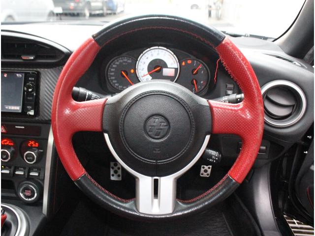 ８６ ＧＴリミテッド　ＴＲＤフルエアロ　アプライドＤ　クルーズコントロール　オートライト　ＨＩＤヘッドライト　ハーフレザーシート　シートヒーター　純正１７インチアルミ　純正ＳＤナビ　ブルートゥース接続可　バックカメラ（20枚目）