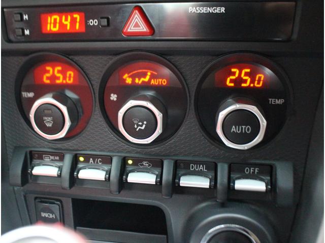 ８６ ＧＴリミテッド　ＴＲＤフルエアロ　アプライドＤ　クルーズコントロール　オートライト　ＨＩＤヘッドライト　ハーフレザーシート　シートヒーター　純正１７インチアルミ　純正ＳＤナビ　ブルートゥース接続可　バックカメラ（25枚目）