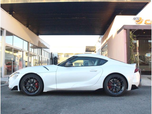 スープラ ＲＺ　ワンオーナー車　トヨタセーフティセンス　クルーズコントロール　プリクラッシュセーフティ　クリアランスソナー　ブラインドスポットモニター　レーンディパーチャーアラート　カラーＨＵＤ　ＪＢＬサウンド（17枚目）