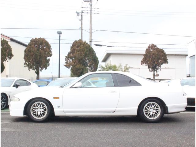 スカイライン ＧＴＳタイプＳ　後期　タイベル交換済　ＴＥＩＮ車高調　純正１５インチＡＷ　純正フロアマット　フロントフォグランランプ　オートエアコン　パワステ　パワーウィンドウ　Ｗエアバック　レギュラーガソリン仕様（17枚目）