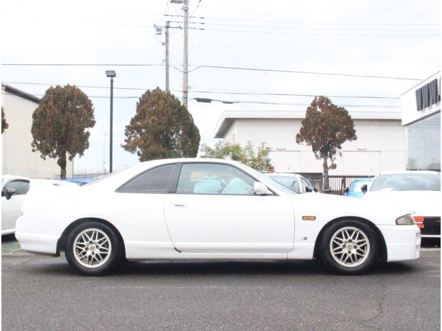 スカイライン ＧＴＳタイプＳ　後期　タイベル交換済　ＴＥＩＮ車高調　純正１５インチＡＷ　純正フロアマット　フロントフォグランランプ　オートエアコン　パワステ　パワーウィンドウ　Ｗエアバック　レギュラーガソリン仕様（18枚目）