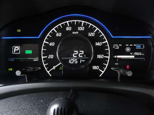 ノート １．２　ｅ－ＰＯＷＥＲ　Ｘ　純正メモリーナビ　アラウンドビューモニタ　３６０°カメラ　記録簿付　Ｒカメラ　運転席助手席エアバック　レーンキープ　ＡＵＴＯエアコン　１オーナー　盗難防止システム　ナビＴＶ　ＡＷ　サイドカメラ　運転席エアバッグ　キーレスエントリー　ドラレコ（5枚目）
