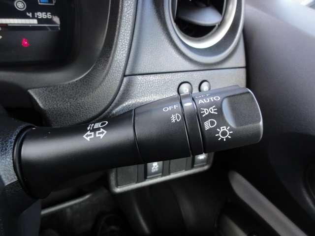 ノート １．２　ｅ－ＰＯＷＥＲ　Ｘ　純正メモリーナビ　アラウンドビューモニタ　３６０°カメラ　記録簿付　Ｒカメラ　運転席助手席エアバック　レーンキープ　ＡＵＴＯエアコン　１オーナー　盗難防止システム　ナビＴＶ　ＡＷ　サイドカメラ　運転席エアバッグ　キーレスエントリー　ドラレコ（18枚目）