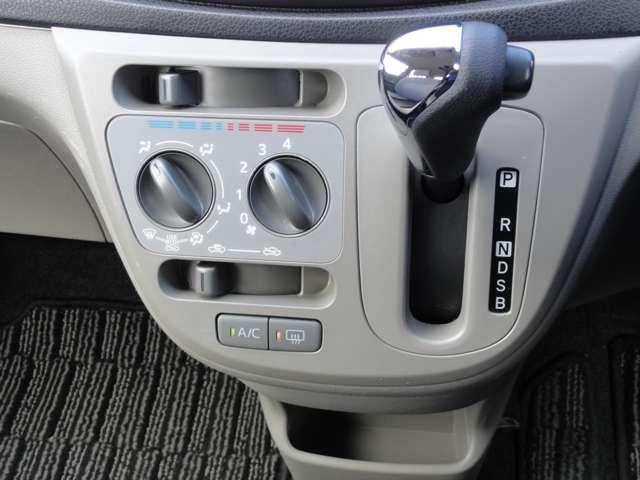 ミライース 660 X アイドリングストップ デュアルエアバック アイドリング ワイヤレスキー 助手席エアバッグ 運転席エアバッグ パワーウィンドー ABS エアコンパワステ パワステ(6枚目)