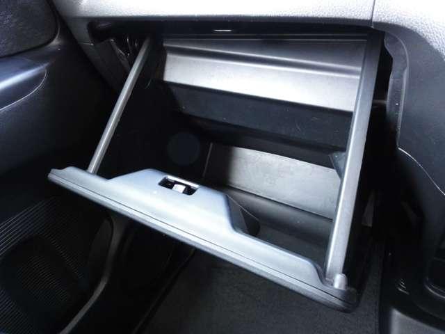 N-BOXカスタム 660 カスタムG SSパッケージ 社外ナビ バックカメラ ETC HID クルコ 両側パワ-スライドドア TVナビ アルミホイール クルコン Bカメ ETC付き エアコン A-STOP 盗難防止システム パワーウィンドウ 運転席助手席エアバッグ メモリーナビ ABS キーレス(17枚目)