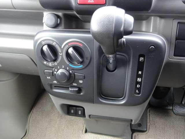 クリッパーバン 660 DX GLパッケージ ハイルーフ 純正メモリーナビ バックカメラ ETC2.0 インテリジェントエマージェンシーブレーキ LEDヘッドランプ キーレス パワーウィンドウ レーンアシスト ドラレコ バックカメラ ETC アイドリングストップ パワステ 運転席エアバック エアコン(6枚目)