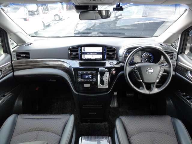 エルグランド 2.5 250ハイウェイスターS 純正メモリーナビ アルミホイル 点検記録簿 ドライブレコーダ ワンオ-ナ-車 クルコン インテリキー Bカメラ LEDヘッドランプ サイドカーテンエアバック 盗難防止 メモリーナビ ETC エアコン ナビTV ABS(4枚目)