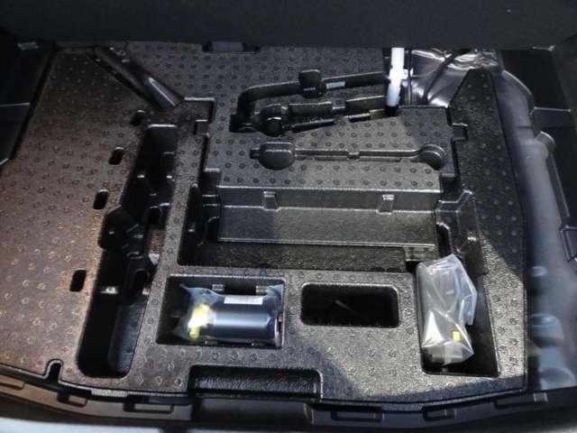 ノート １．２　Ｘ　純正ナビ（ＭＭ２２３Ｄ－Ｌ）／バックカメラ　当社使用車　衝突被害軽減ブレ－キ　ＥＴＣ２．０　ＬＥＤヘッドライト　レーンアシスト　インテリジェントキー　前方＆室内ドラレコ　整備記録簿　盗難防止　純正めもりーナビ　フルセグＴＶ　Ｂカメラ（21枚目）