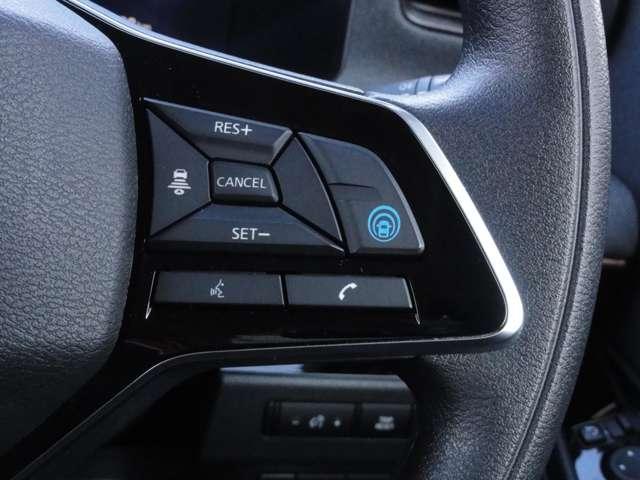 �v���p�C���b�g���h���C�o�[�ɑ����ăA�N�Z���A�u���[�L�A�X�e�A�����O���N���}���Ŏ�������B�������H�̉^�]�Ŋ�����X�g���X��A�������ړ����̔�J���y������܂��B