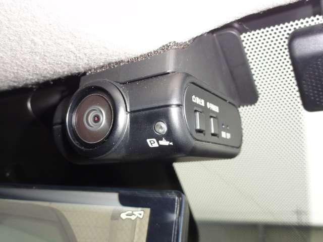 ノート １．２　Ｘ　純正メモリーナビＴＶ　アラウンドビューＭ　リアカメラ　衝突被害軽減ブレ－キ　全方位カメラ　ＥＴＣ付　ＬＥＤヘッドライト　レーンアシスト　インテリジェントキー　ワンオーナー　ドラレコ　整備記録簿　盗難防止システム　ワンセグＴＶ　ＴＶナビ　ＡＢＳ（10枚目）