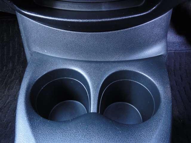 ノート １．２　メダリスト　純正ナビ（ＭＣ３１２Ｄ－Ｗ）　アラウンドビュモニター　イモビライザー　Ａストップ　インテリキー　オートエアコン　左右エアバック　バックビューモニター　メモリーナビ　ナビＴＶ　パワーウインドー　パワステ　運転席エアバッグ　ワンセグ（18枚目）