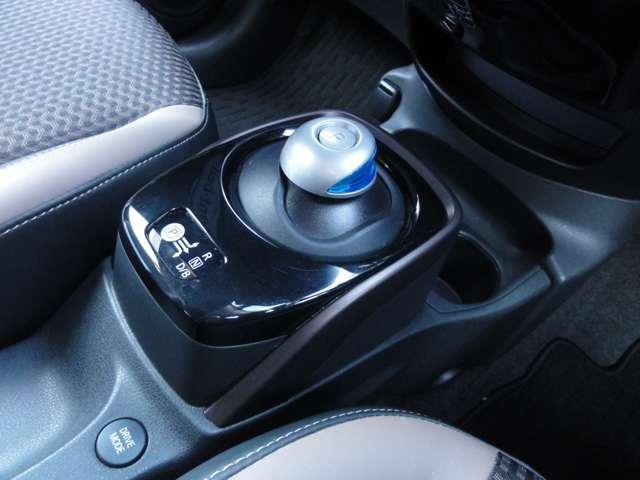 ノート １．２　ｅ－ＰＯＷＥＲ　メダリスト　純正ナビ（ＭＭ３１６Ｄ－Ｗ）　被害軽減ブレーキ　ＴＶナビ　ドライブレコーダ　バックモニター　インテリキー　アイドリングストップ　盗難防止装置　ＬＥＤランプ　車線逸脱警報システム　ワンオーナー　キーフリー　アルミホイール　ＥＴＣ（18枚目）