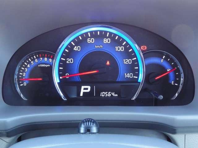 ＮＶ１００クリッパーリオ ６６０　Ｅ　４ＷＤ　標準ルーフ　４ＷＤ　衝突被害軽減ブレーキ　１オーナ　フルタイム４ＷＤ　セキュリティアラーム　インテリキー　オートエアコン　メモリーナビ　点検記録簿　ナビＴＶ　アルミホイール　ＡＢＳ　ワンセグ　キーレス　エアバッグ　Ｗエアバック　パワーウィンド（5枚目）