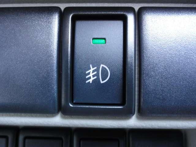 ＮＶ１００クリッパーリオ ６６０　Ｅ　４ＷＤ　標準ルーフ　４ＷＤ　衝突被害軽減ブレーキ　１オーナ　フルタイム４ＷＤ　セキュリティアラーム　インテリキー　オートエアコン　メモリーナビ　点検記録簿　ナビＴＶ　アルミホイール　ＡＢＳ　ワンセグ　キーレス　エアバッグ　Ｗエアバック　パワーウィンド（9枚目）