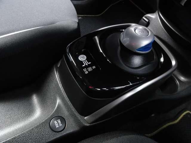 ノート １．２　ｅ－ＰＯＷＥＲ　Ｘ　シーギア　リミテッド　純正ナビ　レーンキープ　記録簿　ＬＥＤヘッド　エアコン　メモリーナビ　ＥＴＣ　エアバッグ　パワーウィンドウ　パワーステアリング　ＡＢＳ　アイドリングストップ　アルミホイール　ドラレコ　ワンオーナー　スマートキー（15枚目）