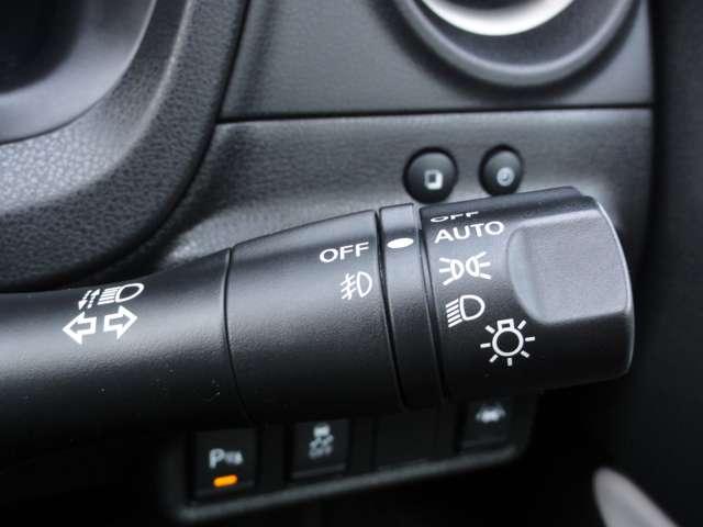 ノート １．２　ｅ－ＰＯＷＥＲ　Ｘ　シーギア　リミテッド　純正ナビ　レーンキープ　記録簿　ＬＥＤヘッド　エアコン　メモリーナビ　ＥＴＣ　エアバッグ　パワーウィンドウ　パワーステアリング　ＡＢＳ　アイドリングストップ　アルミホイール　ドラレコ　ワンオーナー　スマートキー（16枚目）