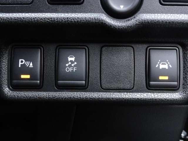 ノート １．２　ｅ－ＰＯＷＥＲ　Ｘ　シーギア　リミテッド　純正ナビ　レーンキープ　記録簿　ＬＥＤヘッド　エアコン　メモリーナビ　ＥＴＣ　エアバッグ　パワーウィンドウ　パワーステアリング　ＡＢＳ　アイドリングストップ　アルミホイール　ドラレコ　ワンオーナー　スマートキー（18枚目）