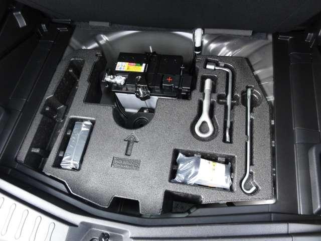 ノート １．２　ｅ－ＰＯＷＥＲ　Ｘ　シーギア　リミテッド　純正ナビ　レーンキープ　記録簿　ＬＥＤヘッド　エアコン　メモリーナビ　ＥＴＣ　エアバッグ　パワーウィンドウ　パワーステアリング　ＡＢＳ　アイドリングストップ　アルミホイール　ドラレコ　ワンオーナー　スマートキー（28枚目）