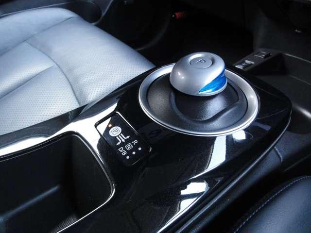 �d���V�t�g����̂Ђ�ŕ�ݍ��ނ悤�ɂ��āA�����y�������������ŃV�t�g�ł���A�܂������V�����}�E�X���o�̃V�t�g��