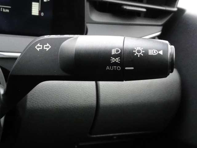 ノート １．２　Ｘ　メーカー純正ナビ　助手席エアバック　ＰＳ　ＰＷ　盗難防止　地デジ　キーフリーシステム　ＡＡＣ　ワンオ－ナ－車　オートハイビーム　カーテンエアバック　ＥＴＣ　バックカメラ　アイドリングストップ　ＡＢＳ（21枚目）