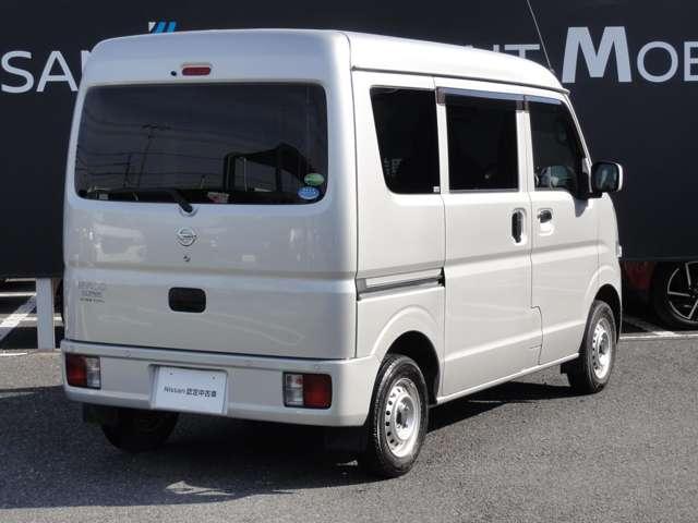 ＮＶ１００クリッパーバン ６６０　ＤＸ　ＧＬセーフティパッケージ　ハイルーフ　純正メモリーナビＴＶ／エマブレ／車線逸脱警報　デュアルカメラブレーキサポート　キーレスエントリーキー　フロントパワーウインドウ　運転席エアバック　ダブルエアバック　ＡＣ　パワステ　ドライブレコーダー（2枚目）
