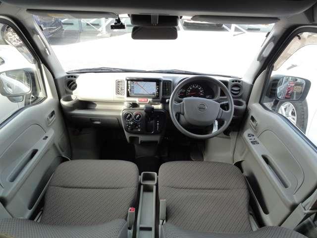 ＮＶ１００クリッパーバン ６６０　ＤＸ　ＧＬセーフティパッケージ　ハイルーフ　純正メモリーナビＴＶ／エマブレ／車線逸脱警報　デュアルカメラブレーキサポート　キーレスエントリーキー　フロントパワーウインドウ　運転席エアバック　ダブルエアバック　ＡＣ　パワステ　ドライブレコーダー（4枚目）