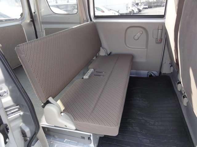 ＮＶ１００クリッパーバン ６６０　ＤＸ　ＧＬセーフティパッケージ　ハイルーフ　純正メモリーナビＴＶ／エマブレ／車線逸脱警報　デュアルカメラブレーキサポート　キーレスエントリーキー　フロントパワーウインドウ　運転席エアバック　ダブルエアバック　ＡＣ　パワステ　ドライブレコーダー（19枚目）