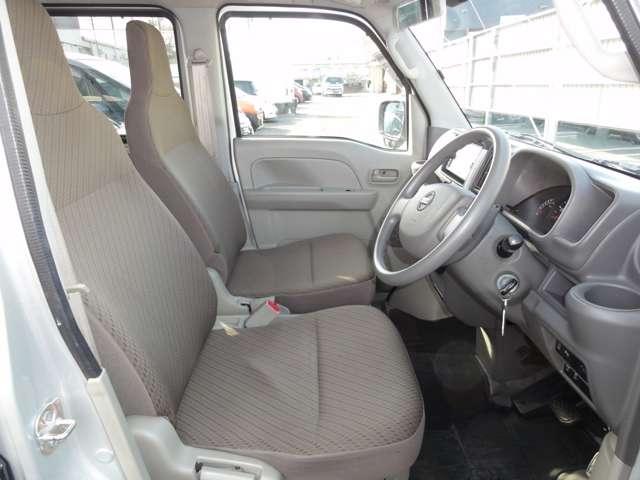 ＮＶ１００クリッパーバン ６６０　ＤＸ　ＧＬセーフティパッケージ　ハイルーフ　純正ナビ（ＭＪ１２０Ｄ－Ｗ）　ＥＴＣ　デュアルカメラブレーキサポート　キーレスエントリーキー　フロントパワーウインドウ　運転席エアバック　ＬＤＷ　ダブルエアバック　地デジＴＶ　ＡＣ　メモリナビ　ＡＢＳ（21枚目）