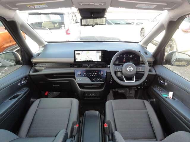 セレナ １．４　ｅ－ＰＯＷＥＲ　ハイウェイスターＶ　メーカー純正ナビ　誤発進抑制　地デジ　フルオートエアコン　前席シートヒーター　ＡＢＳ　展示試乗車　バックモニター　１オナ　ＬＤＰ　追従クルーズ　サイドカメラ　３列シート　ナビＴＶ　アルミホイール（4枚目）