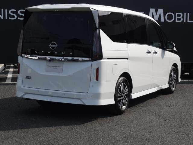 セレナ 2.0 ハイウェイスターV Vセレクション 純正ナビ(MM223D-Le) 踏み間違い衝突防止システム 両側オートスライドドア アラウンドモニター 3列シート フルセグTV オートマチックハイビーム スマートキー LEDヘッドライト ETC(2枚目)