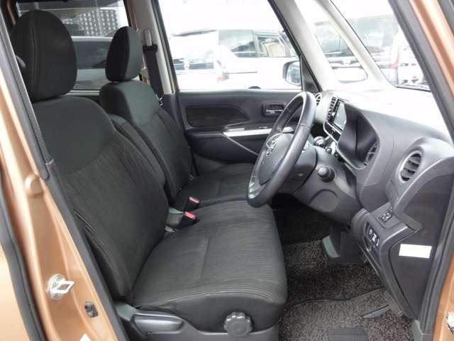 �X�e�b�v���Ⴂ�̂ŁA���q���܂ł����~�肪�ȒP�ł����L���ɂ��킦�āA����ȃV�[�g�o�b�N�e�[�u���A���[���T���V�F�C�h�ȂǁA����̃V�[���ŕ֗��Ɏg����H�v�������ς��܂��Ă��܂��B