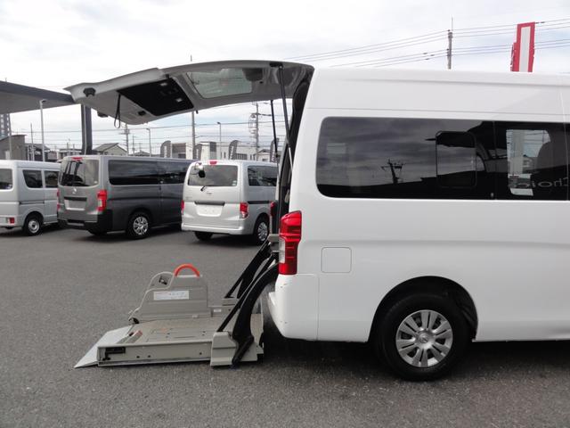 ＮＶ３５０キャラバンバン ４Ｄバン２．５チェアキャブ車いす１＋１名仕様　ＨＲ　１０人乗　ハイルーフ　オートステップ　２ＷＤ　電動車椅子リフト　純正メモリーナビ　フルセグＴＶ　アラウンドビューＭ　リアヒーター　リアクーラー　ドラレコ　エマージェンシーブレーキ　横滑り防止装置　キーレス（11枚目）