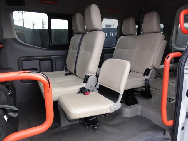 ＮＶ３５０キャラバンバン ４Ｄバン２．５チェアキャブ車いす１＋１名仕様　ＨＲ　１０人乗　ハイルーフ　オートステップ　２ＷＤ　電動車椅子リフト　純正メモリーナビ　フルセグＴＶ　アラウンドビューＭ　リアヒーター　リアクーラー　ドラレコ　エマージェンシーブレーキ　横滑り防止装置　キーレス（15枚目）