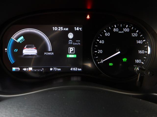 キックス Ｘ　ＦＯＵＲ　９０周年記念車　４ＷＤ　プロパイロット　アラウンドビューＭ　Ｓルームミラー　純正メモリーナビ　フルセグＴＶ　シートヒーター　ハンドルヒーター（6枚目）