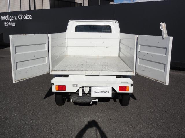 ＮＴ１００クリッパートラック ダンプ　０．３５ｔ　４ＷＤ　５ＭＴ　パイオニア製メモリーナビ　バックカメラ　パワステ　エアコン　Ｗエアバッグ　ＡＢＳ　ＥＴＣ（16枚目）