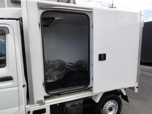 ＮＴ１００クリッパートラック 冷蔵冷凍車　０．３５ｔ　パナソニック製メモリーナビ　ワンセグＴＶ　バックカメラ　キーレスエントリー（10枚目）