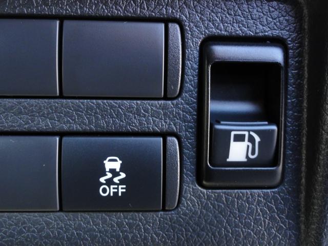 キャラバン ＳロングＤＸ　ハイルーフ　５ドア　３／６人乗り　１．０ｔ　パナソニック製メモリーナビ　フルセグＴＶ　エマージェンシーブレーキ　前後障害物センサー　パワステ　パワーウインドウ　エアコン　キーレスエントリー（18枚目）