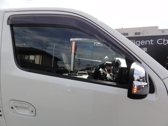 NV350キャラバンバン ロングプレミアムGXターボ 2WD ディーゼル 1.0t 標準ルーフ 2/5人乗り 5ドア 純正メモリーナビ フルセグTV バックカメラ エマブレ パワステ パワーウインドウ オートエアコン リアヒーター リアクーラー インテリキー ETC(40枚目)