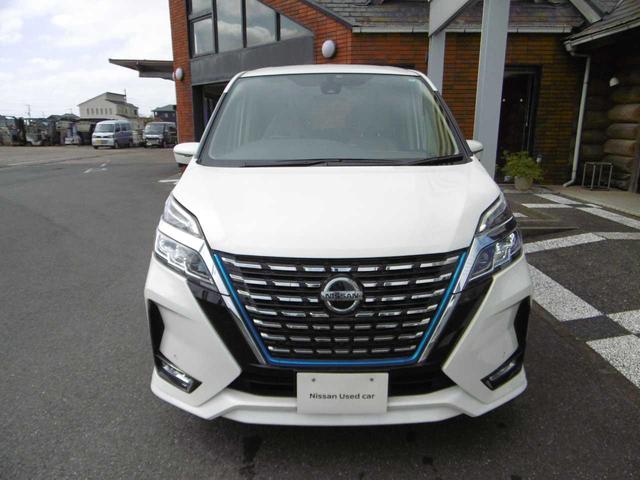 セレナ ｅ－パワー　ハイウェイスターＶ　後席モニター　プロパイロット　全周囲カメラ　両側オートスライドドア　衝突被害軽減ブレーキ　踏み間違い防止　ＥＴＣ　ハンズフリードア　純正ドラレコ（2枚目）