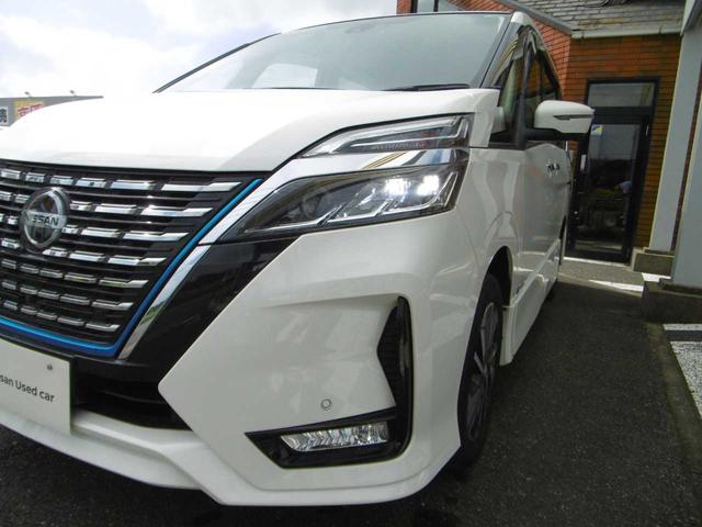 セレナ ｅ－パワー　ハイウェイスターＶ　後席モニター　プロパイロット　全周囲カメラ　両側オートスライドドア　衝突被害軽減ブレーキ　踏み間違い防止　ＥＴＣ　ハンズフリードア　純正ドラレコ（4枚目）