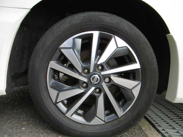 セレナ ｅ－パワー　ハイウェイスターＶ　後席モニター　プロパイロット　全周囲カメラ　両側オートスライドドア　衝突被害軽減ブレーキ　踏み間違い防止　ＥＴＣ　ハンズフリードア　純正ドラレコ（7枚目）