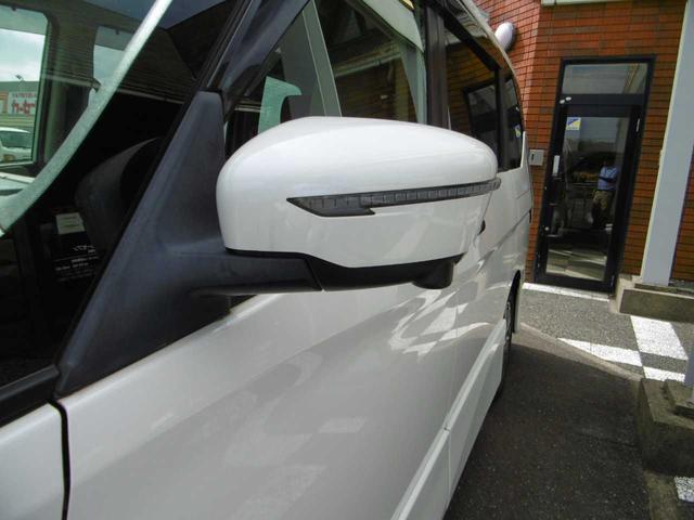 セレナ ｅ－パワー　ハイウェイスターＶ　後席モニター　プロパイロット　全周囲カメラ　両側オートスライドドア　衝突被害軽減ブレーキ　踏み間違い防止　ＥＴＣ　ハンズフリードア　純正ドラレコ（9枚目）