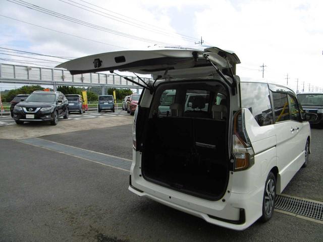 セレナ ｅ－パワー　ハイウェイスターＶ　後席モニター　プロパイロット　全周囲カメラ　両側オートスライドドア　衝突被害軽減ブレーキ　踏み間違い防止　ＥＴＣ　ハンズフリードア　純正ドラレコ（17枚目）