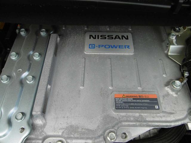 セレナ ｅ－パワー　ハイウェイスターＶ　後席モニター　プロパイロット　全周囲カメラ　両側オートスライドドア　衝突被害軽減ブレーキ　踏み間違い防止　ＥＴＣ　ハンズフリードア　純正ドラレコ（20枚目）