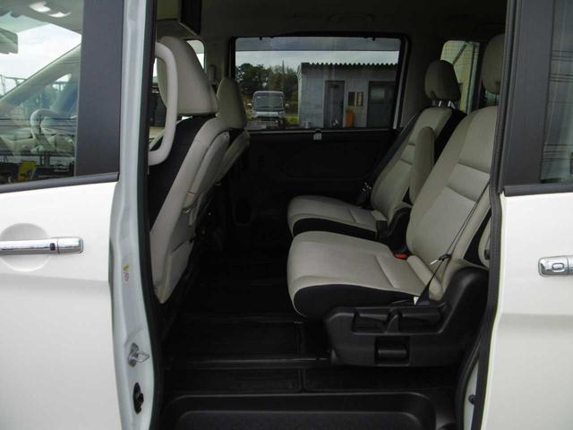 セレナ ｅ－パワー　ハイウェイスターＶ　後席モニター　プロパイロット　全周囲カメラ　両側オートスライドドア　衝突被害軽減ブレーキ　踏み間違い防止　ＥＴＣ　ハンズフリードア　純正ドラレコ（30枚目）