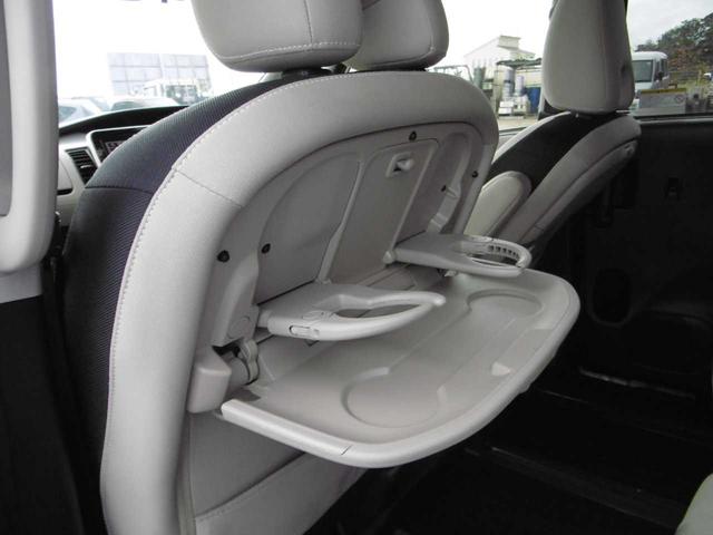 セレナ ｅ－パワー　ハイウェイスターＶ　後席モニター　プロパイロット　全周囲カメラ　両側オートスライドドア　衝突被害軽減ブレーキ　踏み間違い防止　ＥＴＣ　ハンズフリードア　純正ドラレコ（32枚目）