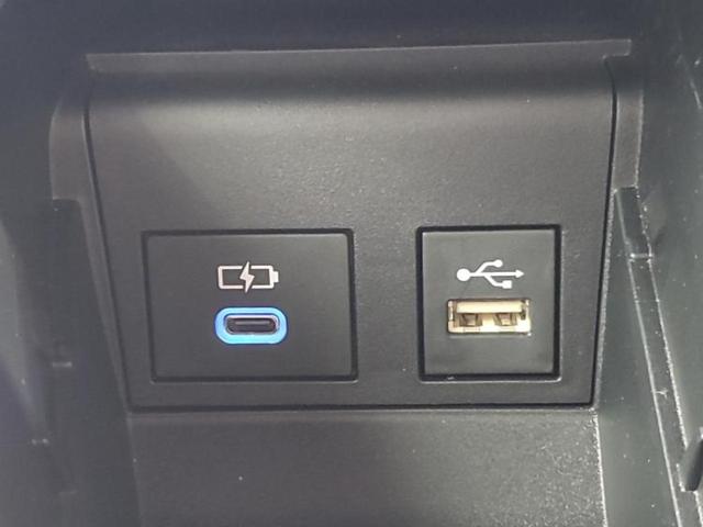 ヴォクシー ハイブリッドS-Z 保証書/ディスプレイオーディオ+ナビ10インチ/フリップダウンモニター/トヨタセーフティセンス/両側電動スライドドア/シートヒーター 前席/車線逸脱防止支援システム/シート ハーフレザー バックカメラ(52枚目)